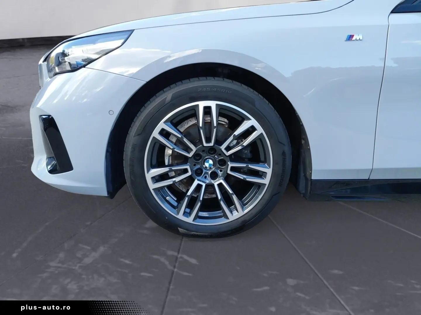 BMW Seria 5 2024 — imagine 8