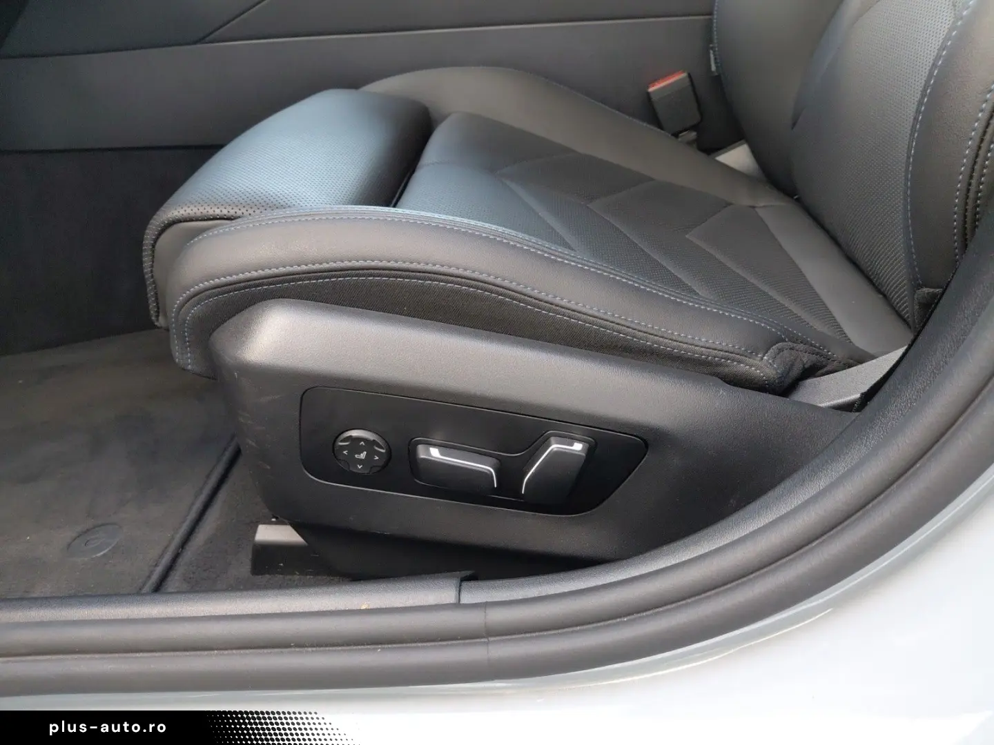 BMW Seria 5 2024 — imagine 23