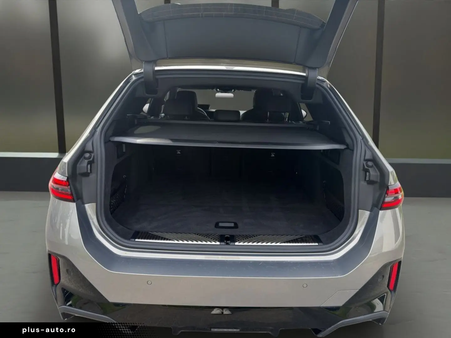 BMW Seria 5 2024 — imagine 14