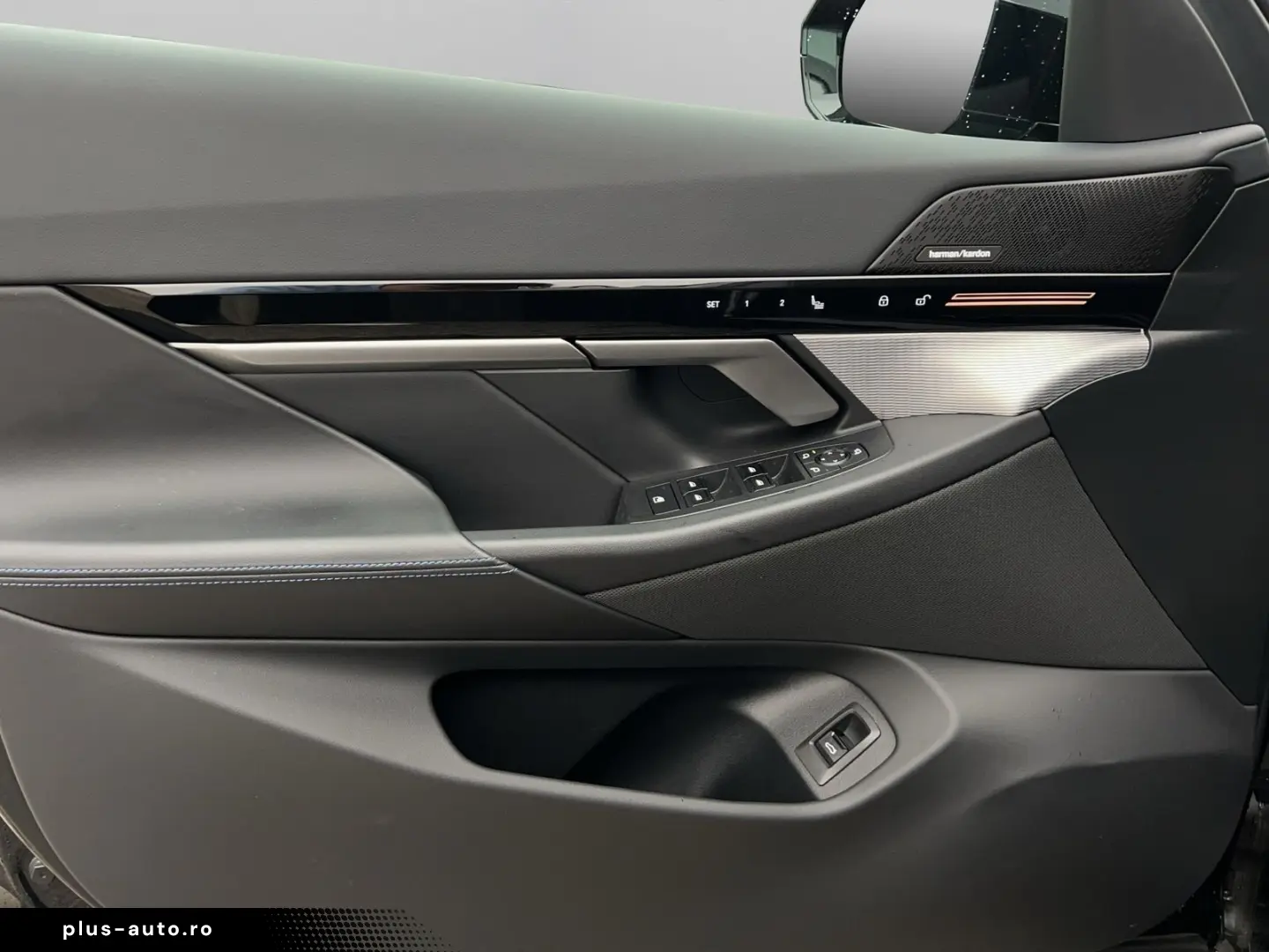 BMW Seria 5 2024 — imagine 14