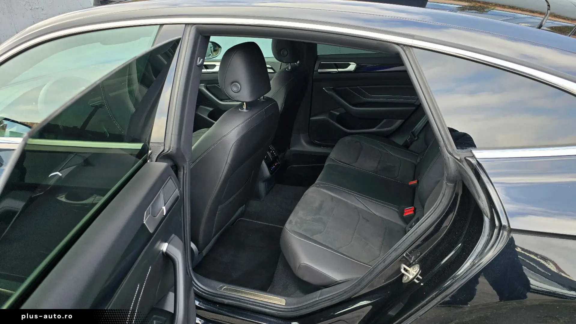 VW Arteon 1.4 eHybrid DSG 3 x R-Line Pano DCC AHK