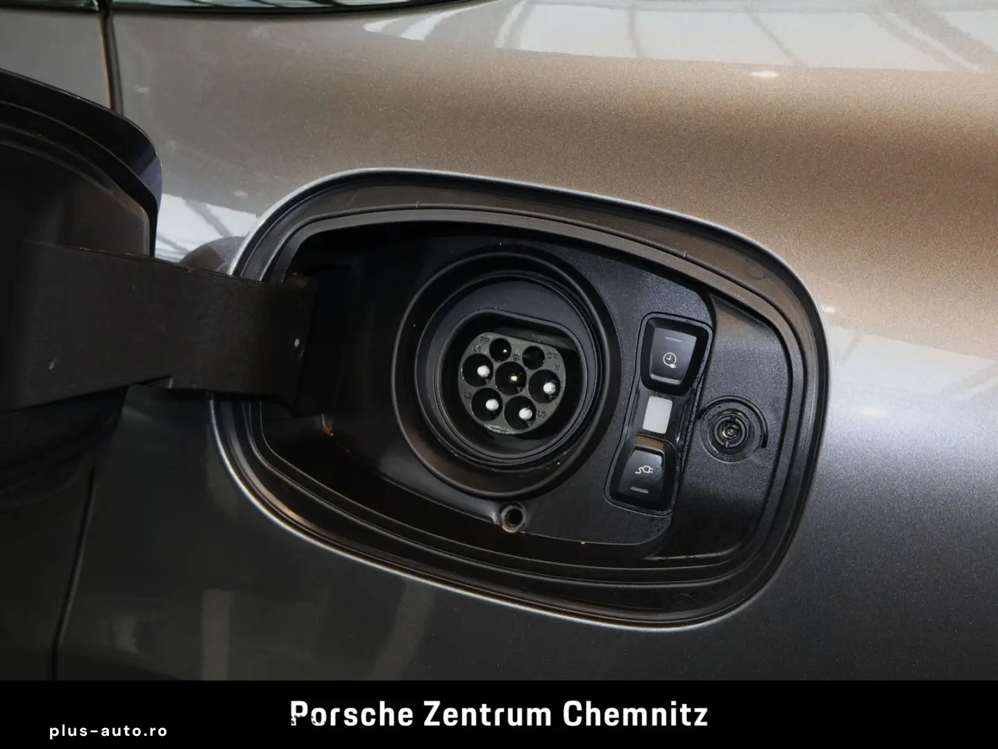 PORSCHE Cayenne E-Hybrid Coupé Sportabgas;Luft;BOSE;Head