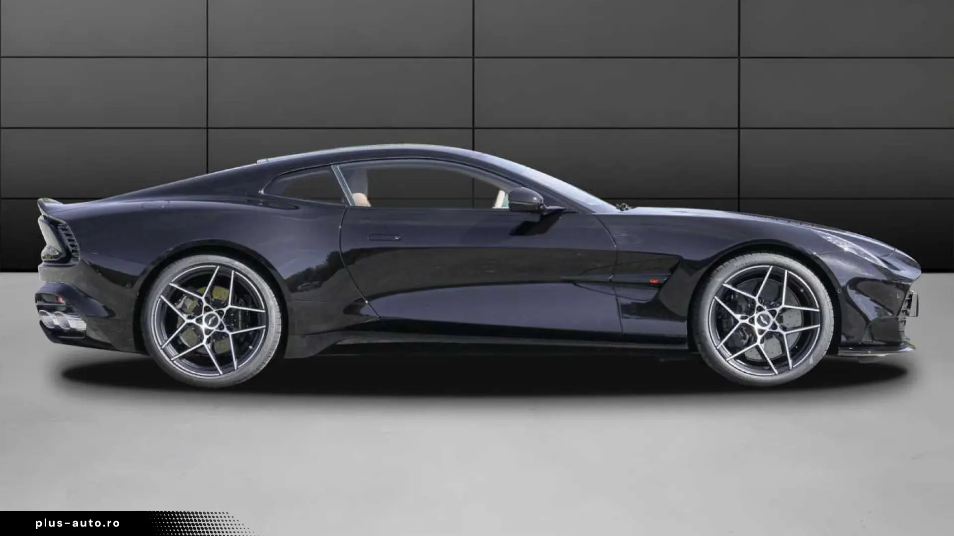 Aston Martin Vanquish Coupe