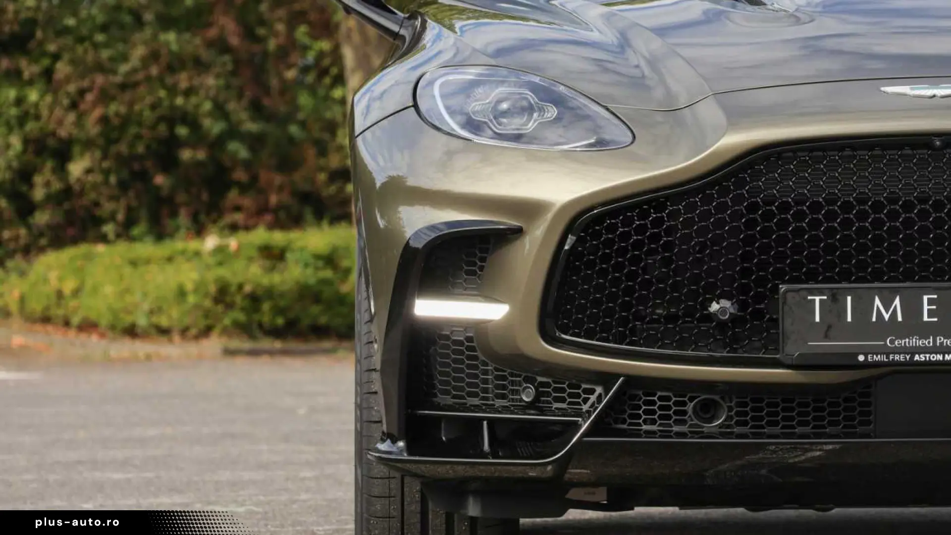 Aston Martin DBX