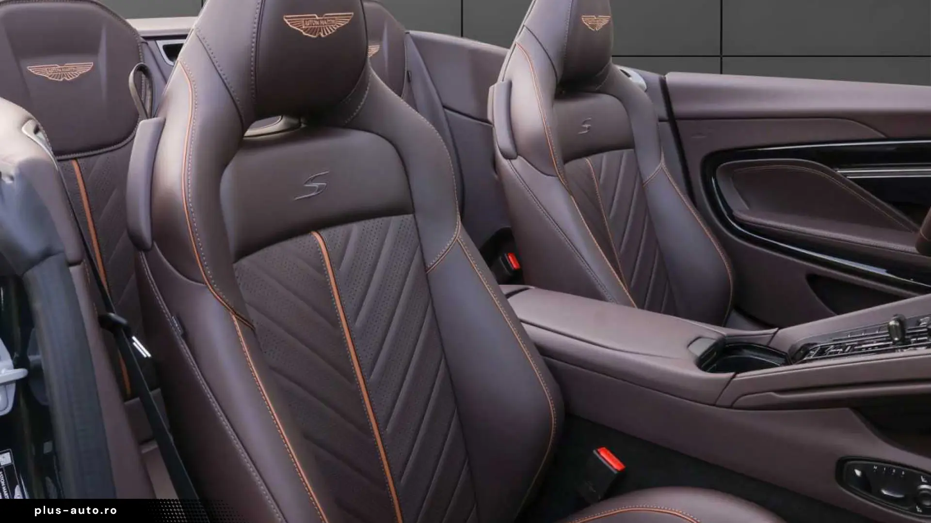 Aston Martin DB12 S Volante