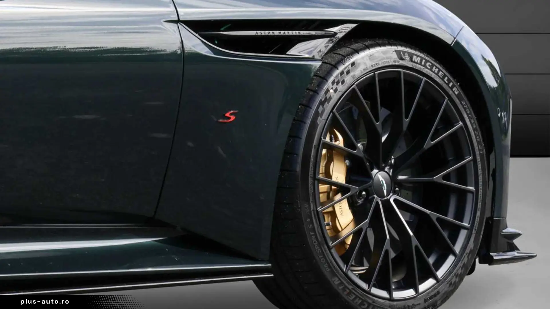 Aston Martin DB12 S Volante