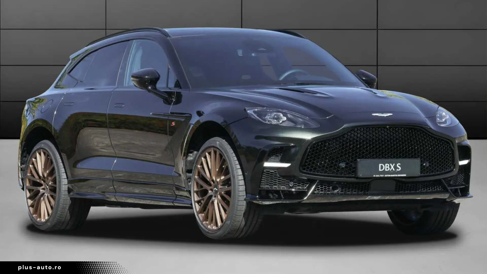 Aston Martin DBX S