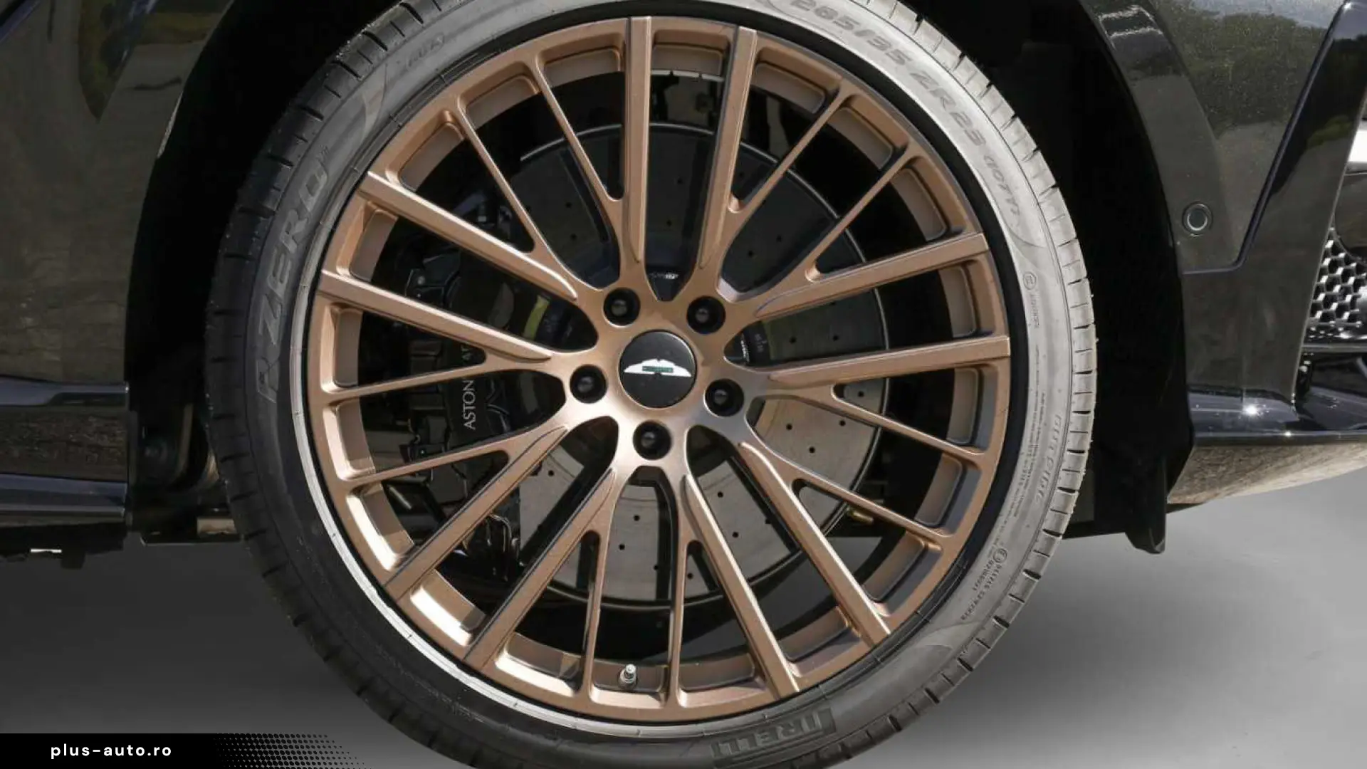 Aston Martin DBX S