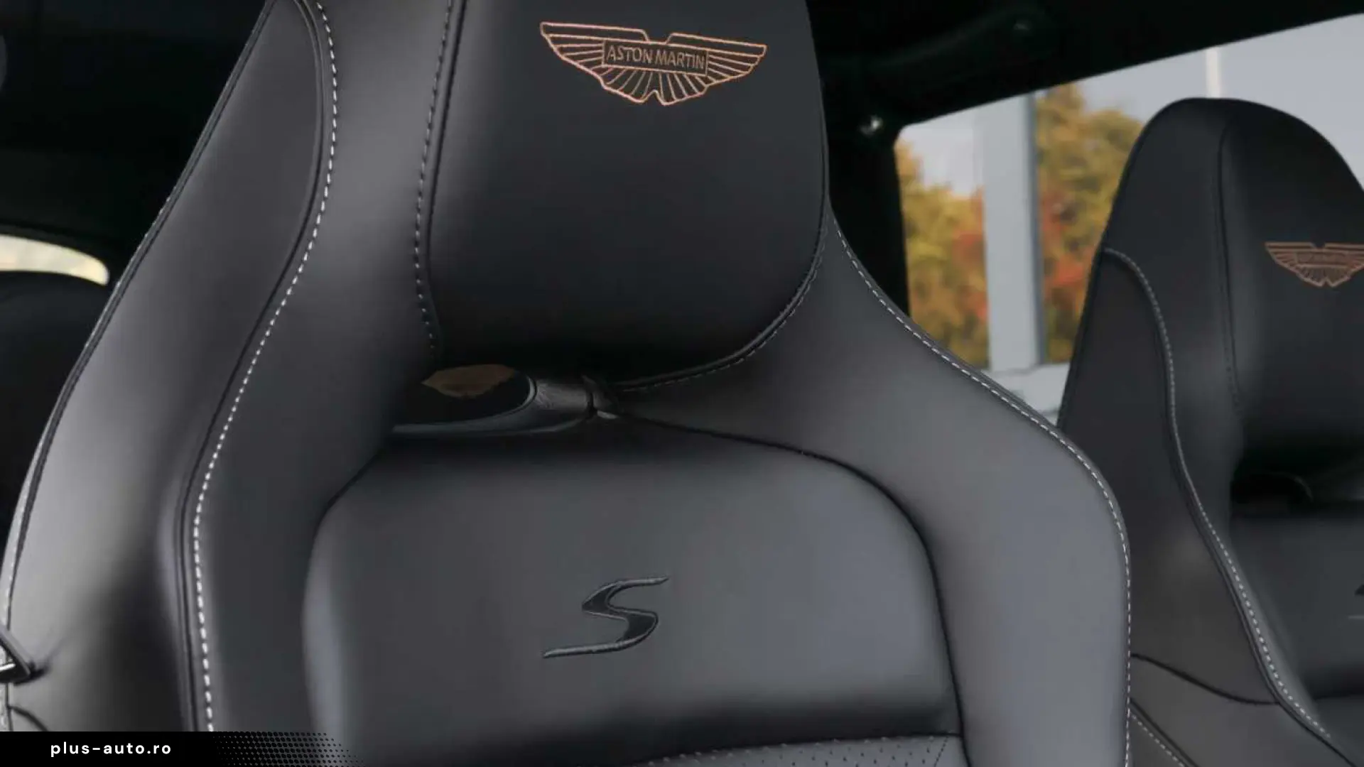 Aston Martin DBX S