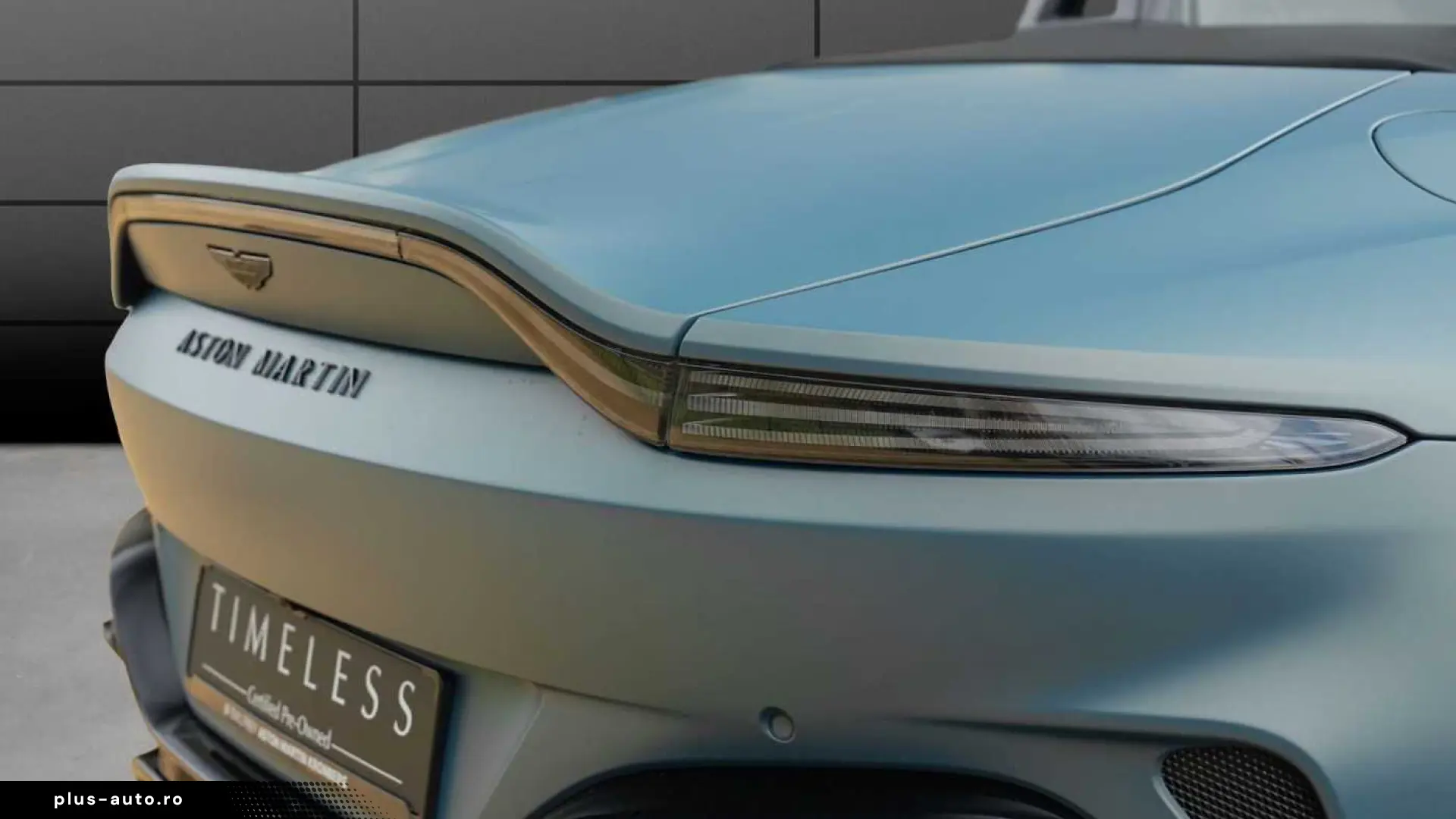 Aston Martin V8 Vantage Roadster