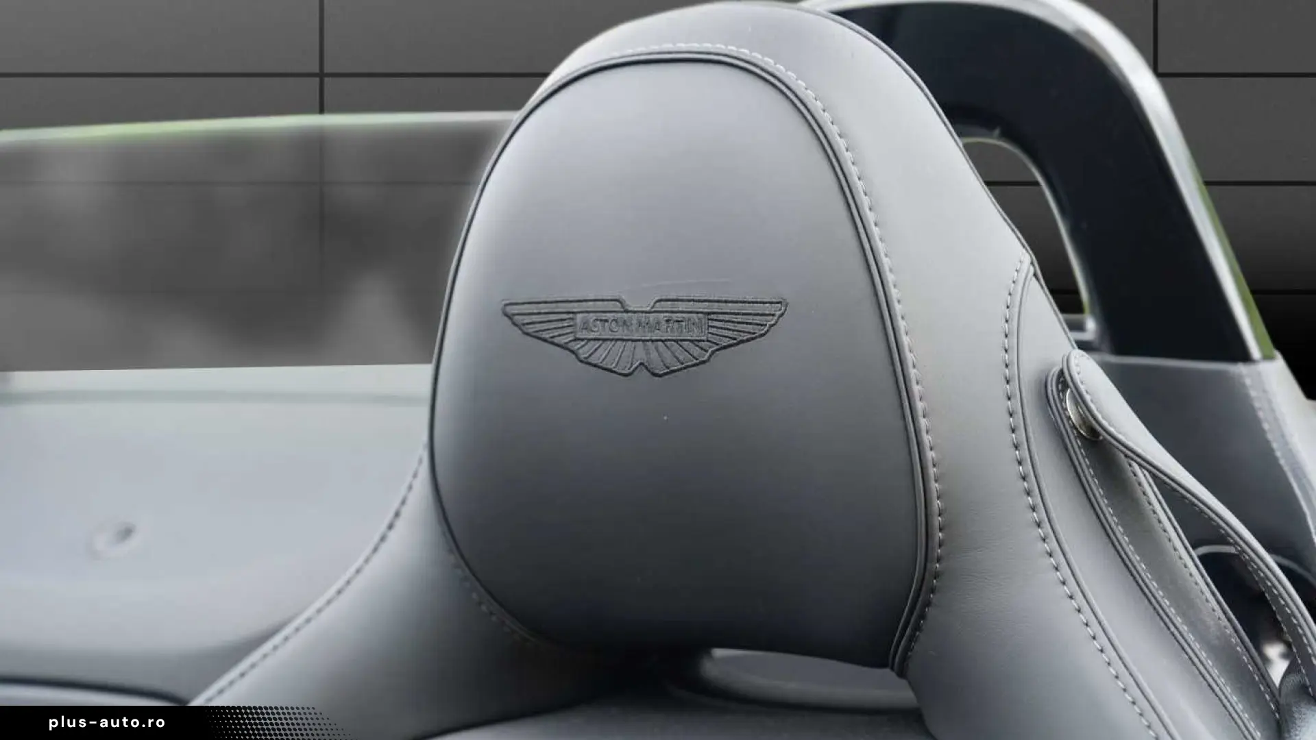 Aston Martin V8 Vantage Roadster