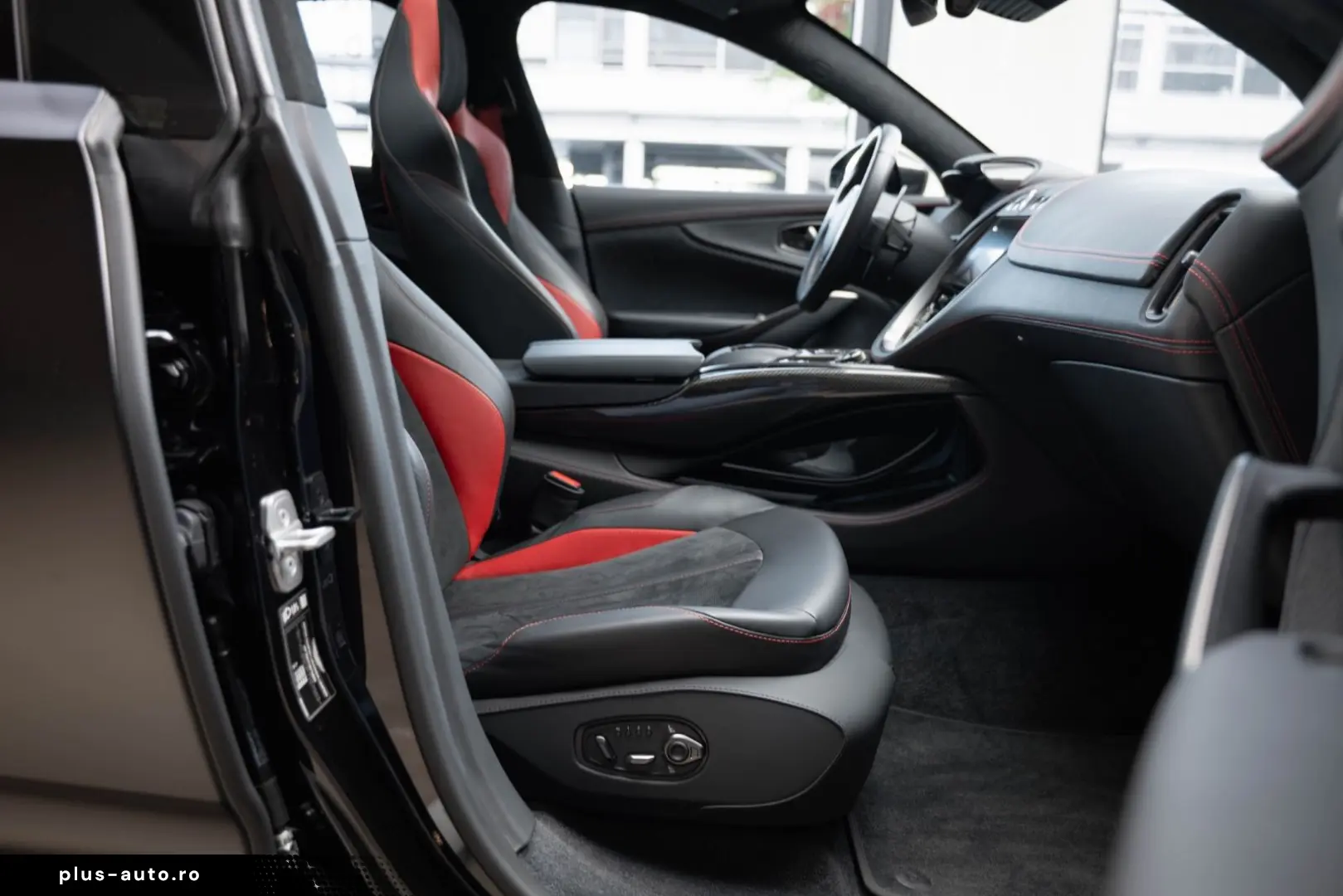 ASTON MARTIN DBX 707   Full Carbon   Sports Plus Seats   PPF
