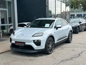Porsche Macan 4   AHK   PANO   Sportsitz