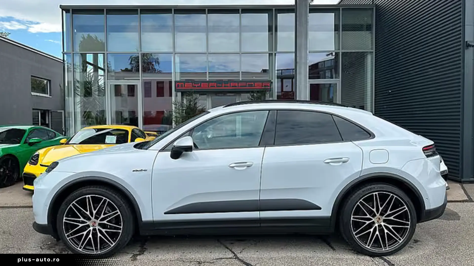 Porsche Macan 4   AHK   PANO   Sportsitz