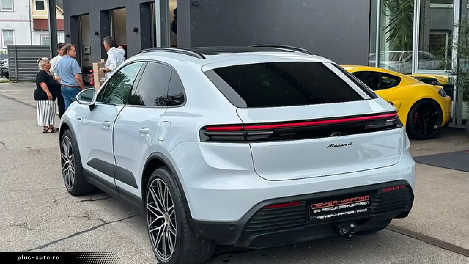 Porsche Macan 4   AHK   PANO   Sportsitz
