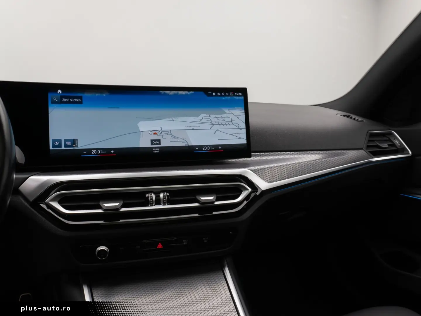 BMW 318d M Sport Panorama Kamera HUD DAB HiFi AHK
