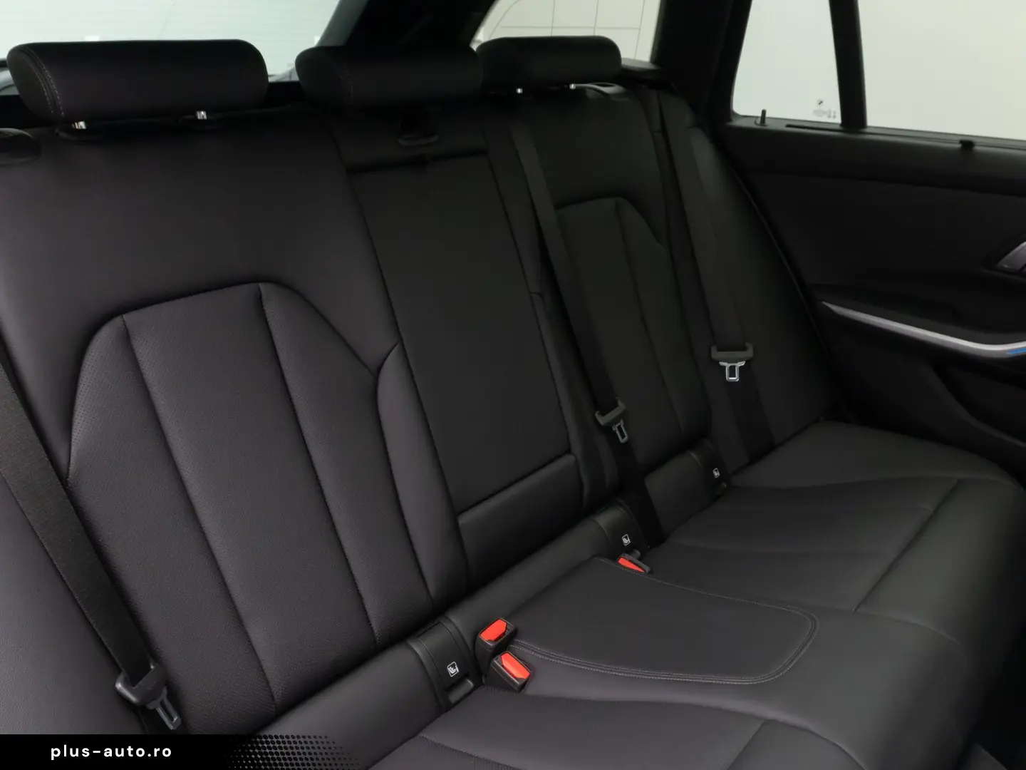 BMW 318d M Sport Panorama Kamera HUD DAB HiFi AHK