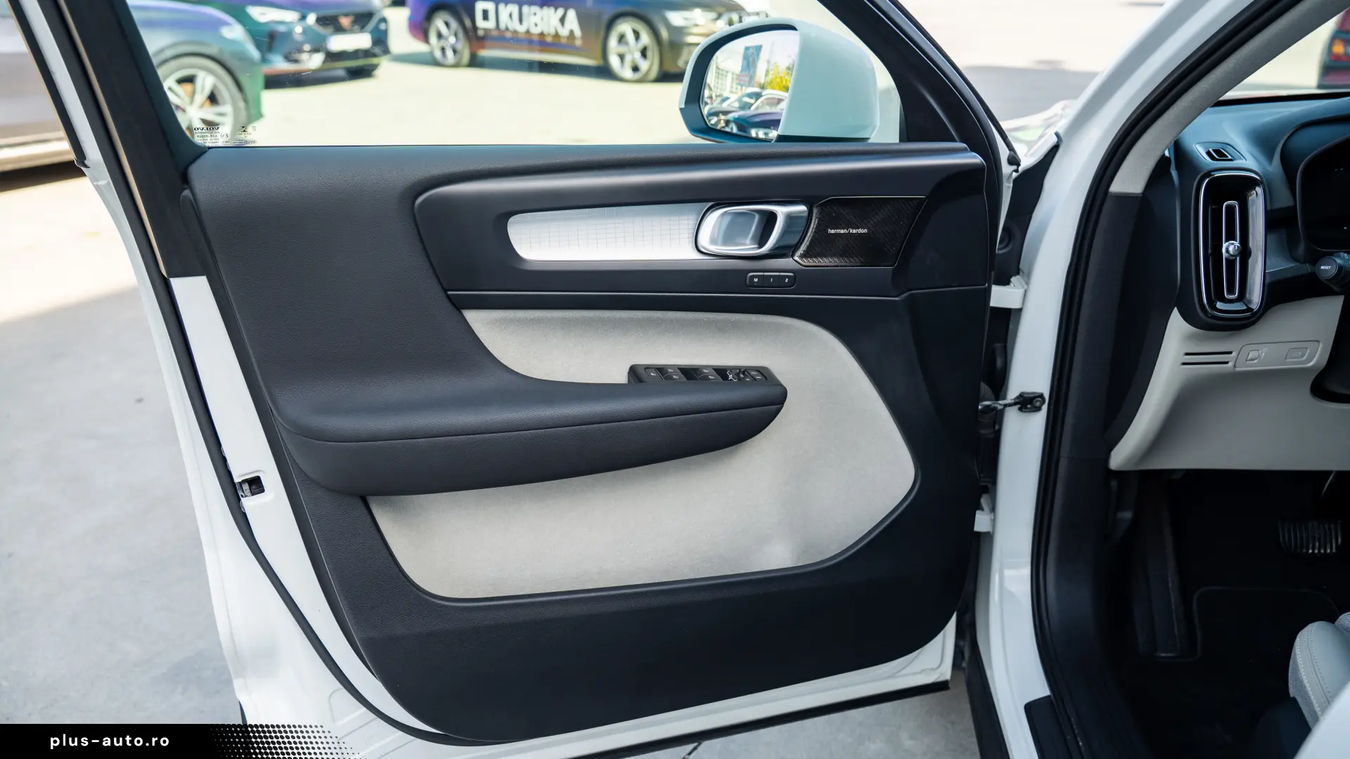 Volvo XC40 AWD D3 2.0 150CP Momentum Aut Led 360 H&K ACC