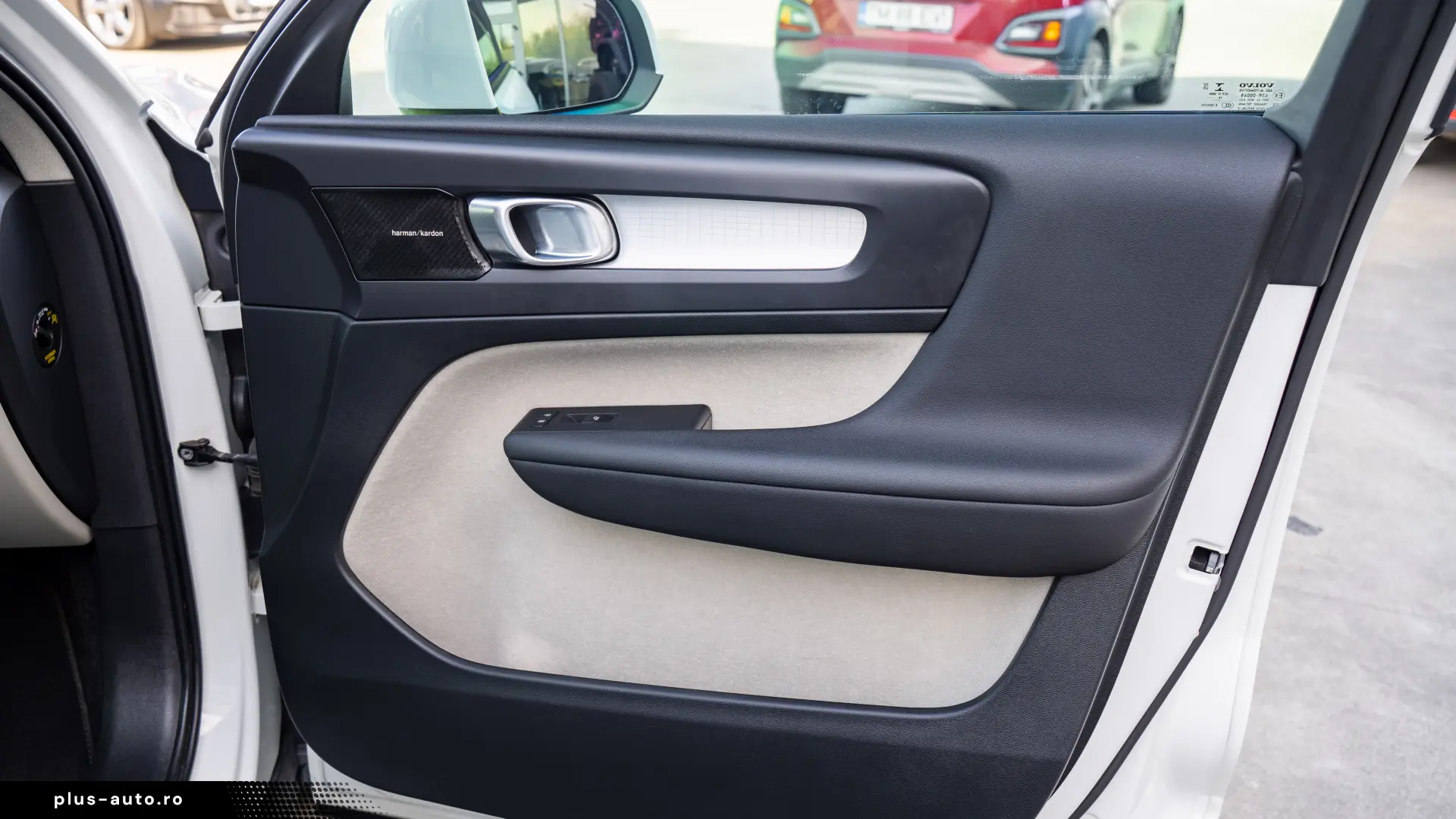 Volvo XC40 AWD D3 2.0 150CP Momentum Aut Led 360 H&K ACC