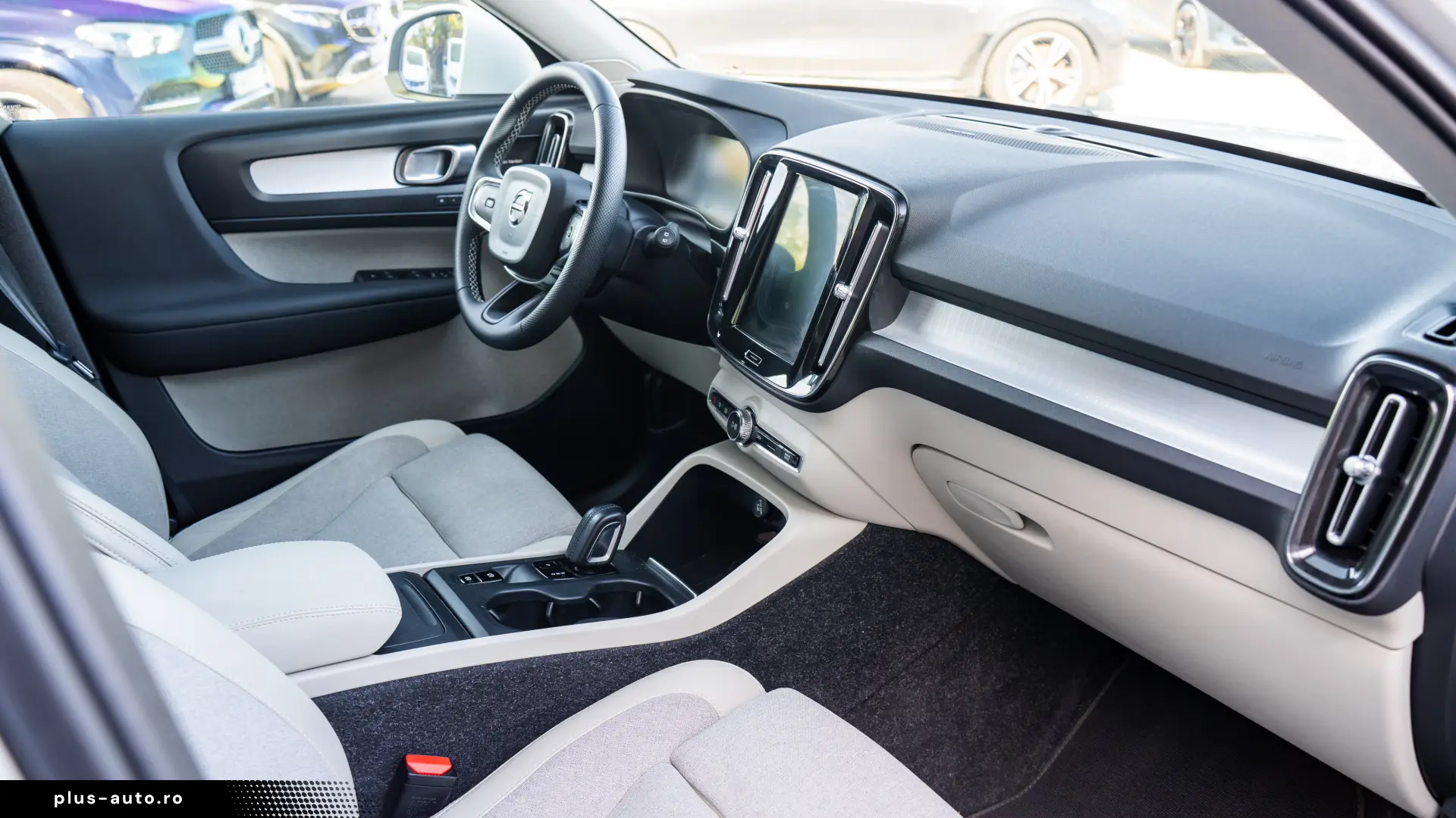 Volvo XC40 AWD D3 2.0 150CP Momentum Aut Led 360 H&K ACC