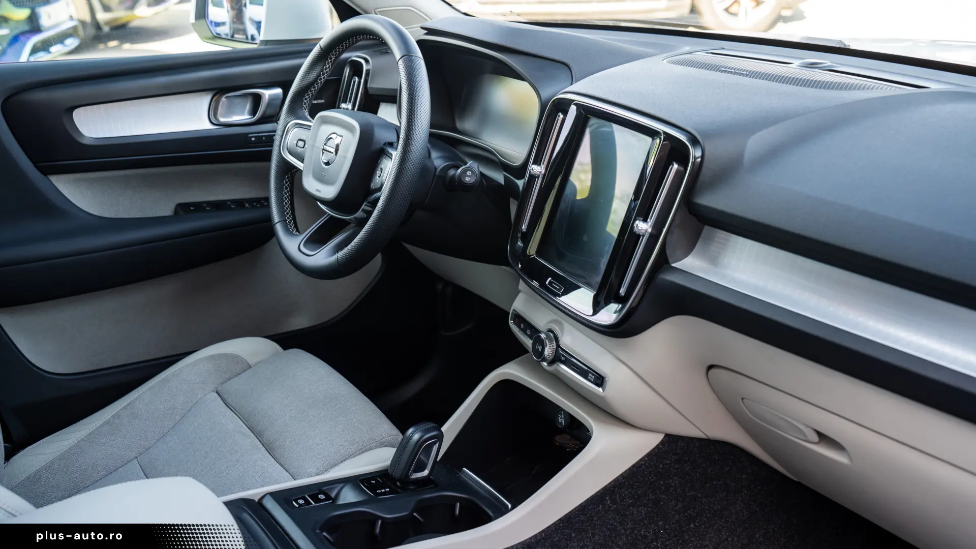 Volvo XC40 AWD D3 2.0 150CP Momentum Aut Led 360 H&K ACC