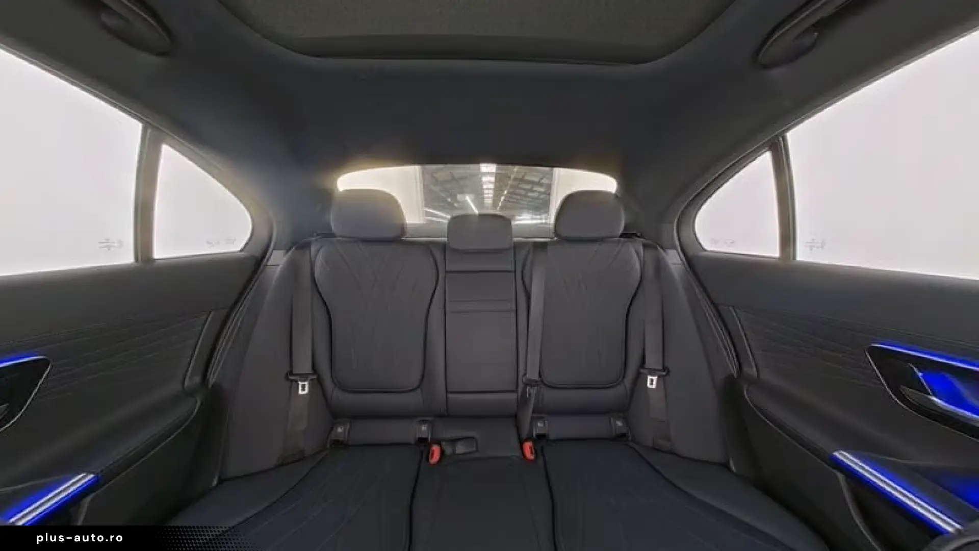 Mercedes-Benz C 300 AMG Prem  NIght 19  Pano
