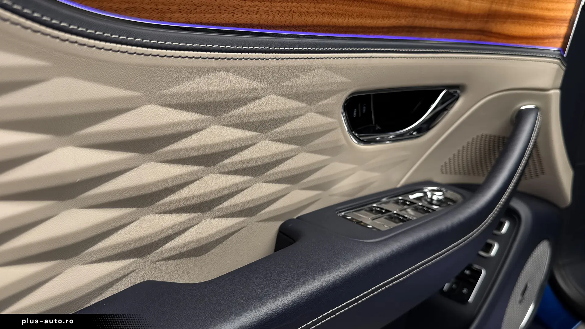 BENTLEY FLYING SPUR V6 2.9 HYBRID – 2023   544 CP