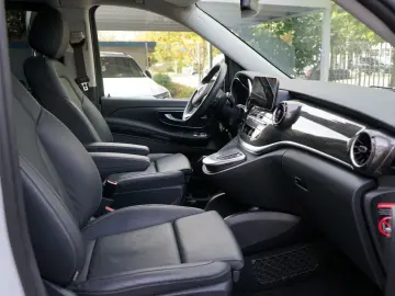 MERCEDES-BENZ V300 d 4MATIC EXTRALANG NIGHT AMG DISTRONIC