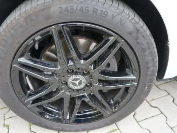 MERCEDES-BENZ V300 d 4MATIC EXTRALANG NIGHT AMG DISTRONIC