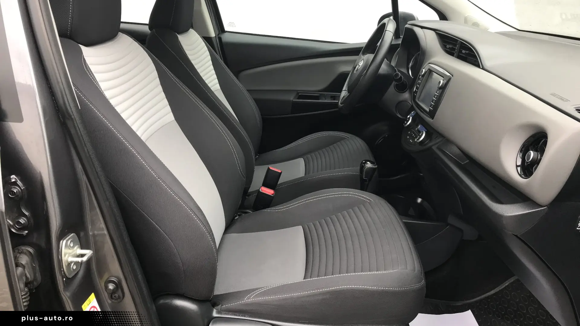 Toyota Yaris ACTIVE Hatchback