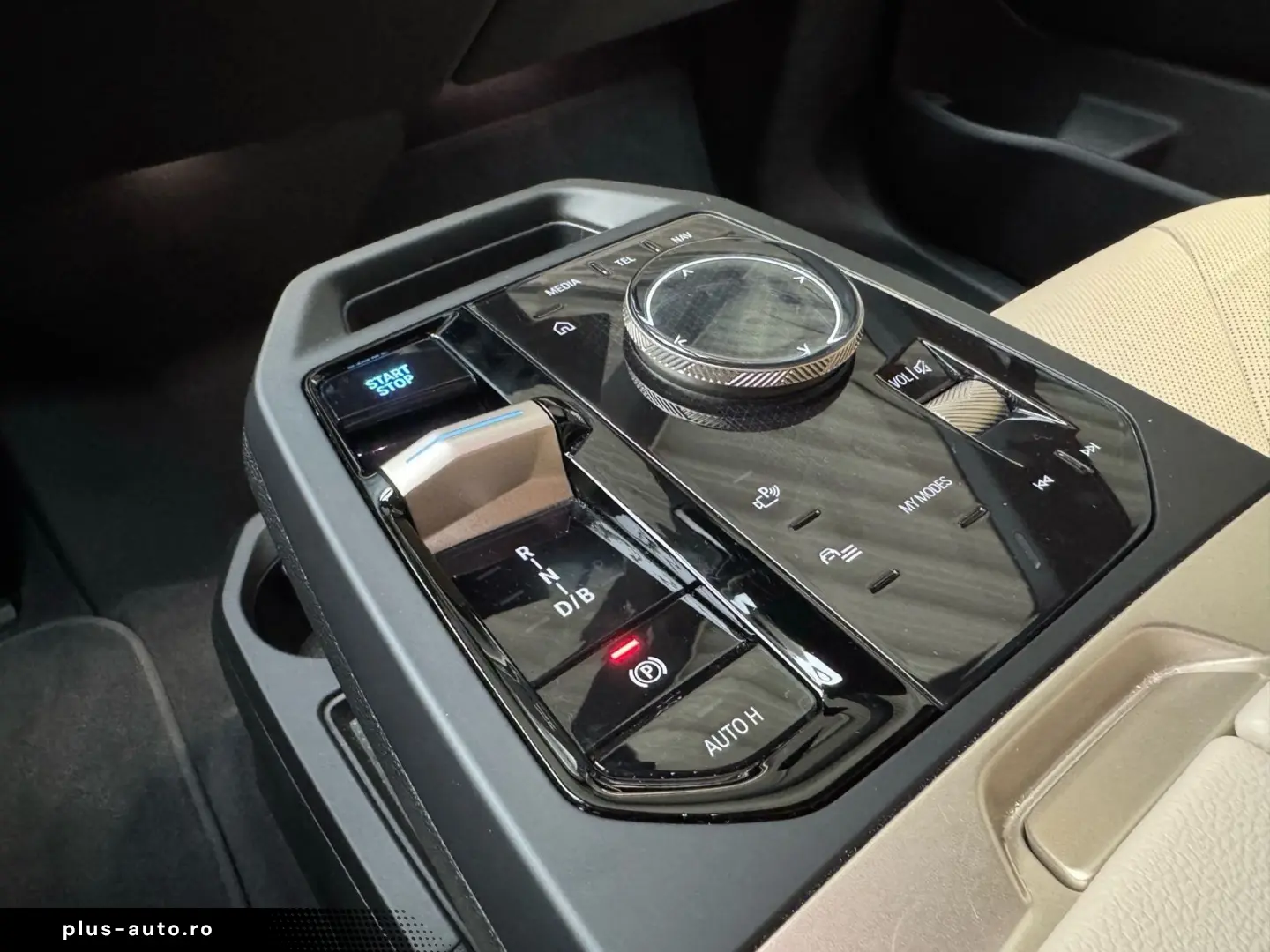 BMW iX xDrive40 LiveProf HuD H K Komfortzugang Shz