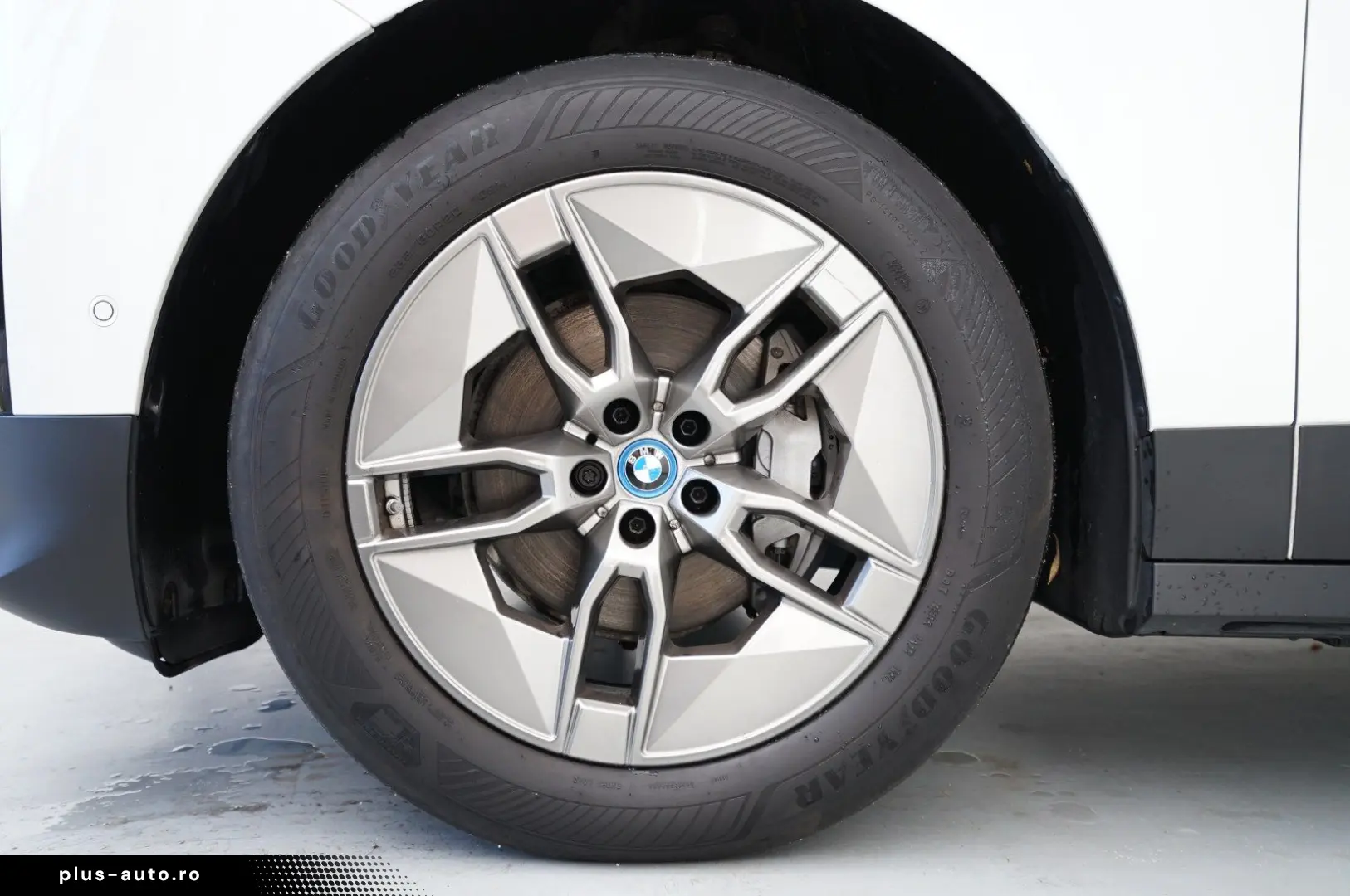BMW iX xDrive40 AHK H K ACC PDC LASER