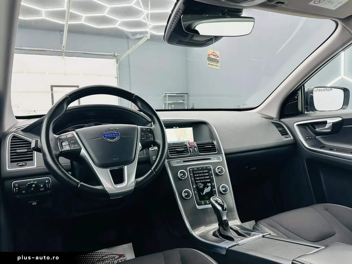 VOLVO XC60 2015 — imagine 21