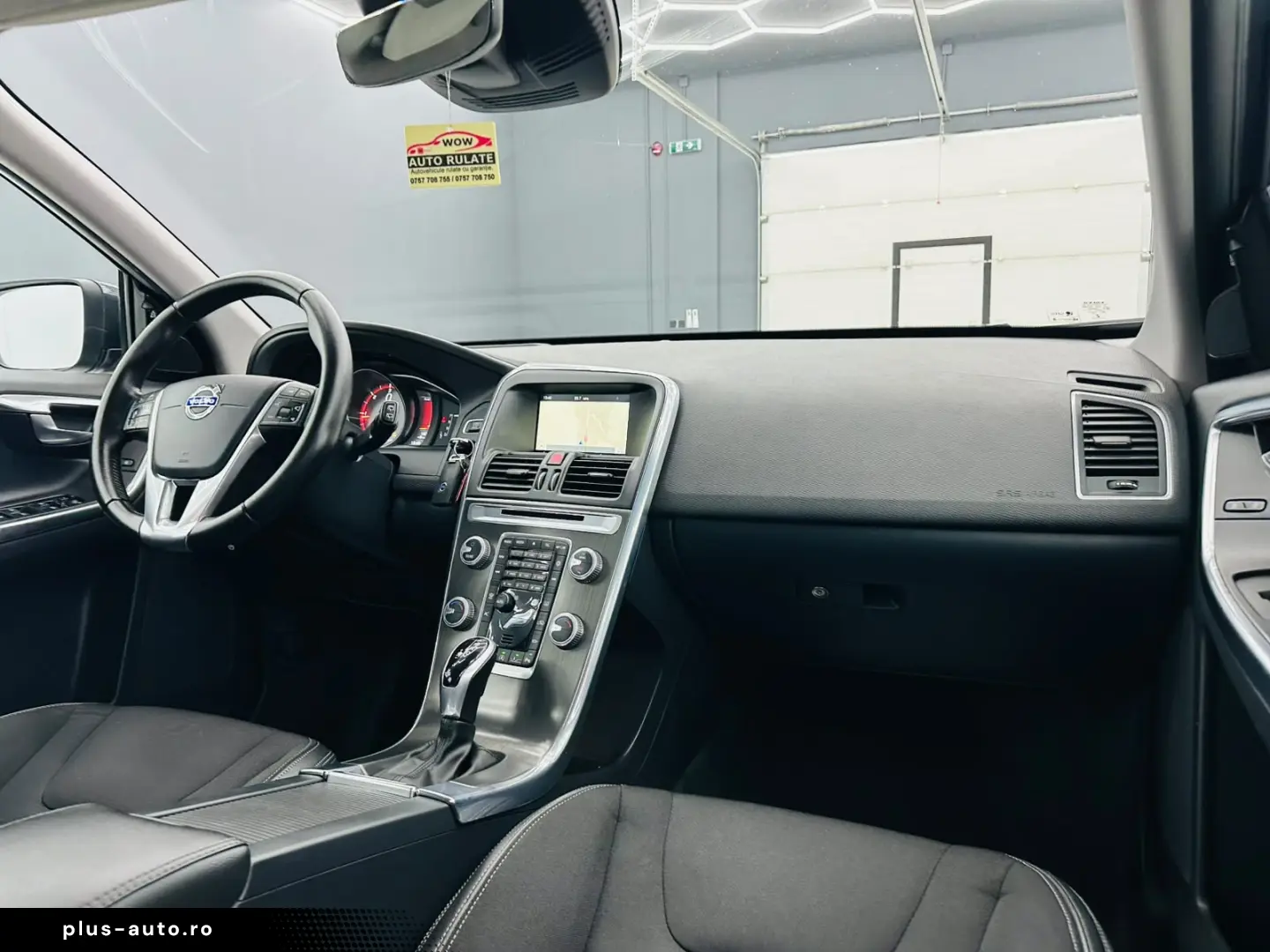 VOLVO XC60 2015 — imagine 22