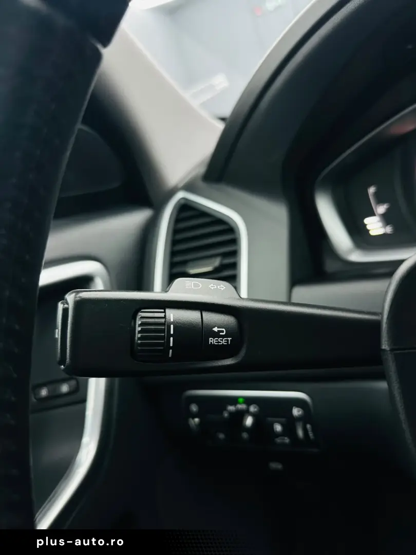 VOLVO XC60 2015 — imagine 28