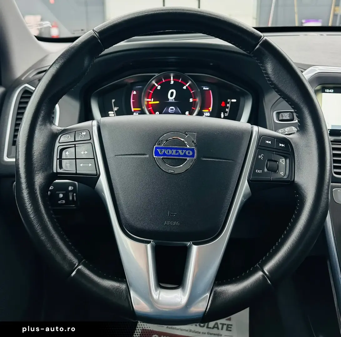 VOLVO XC60 2015 — imagine 34