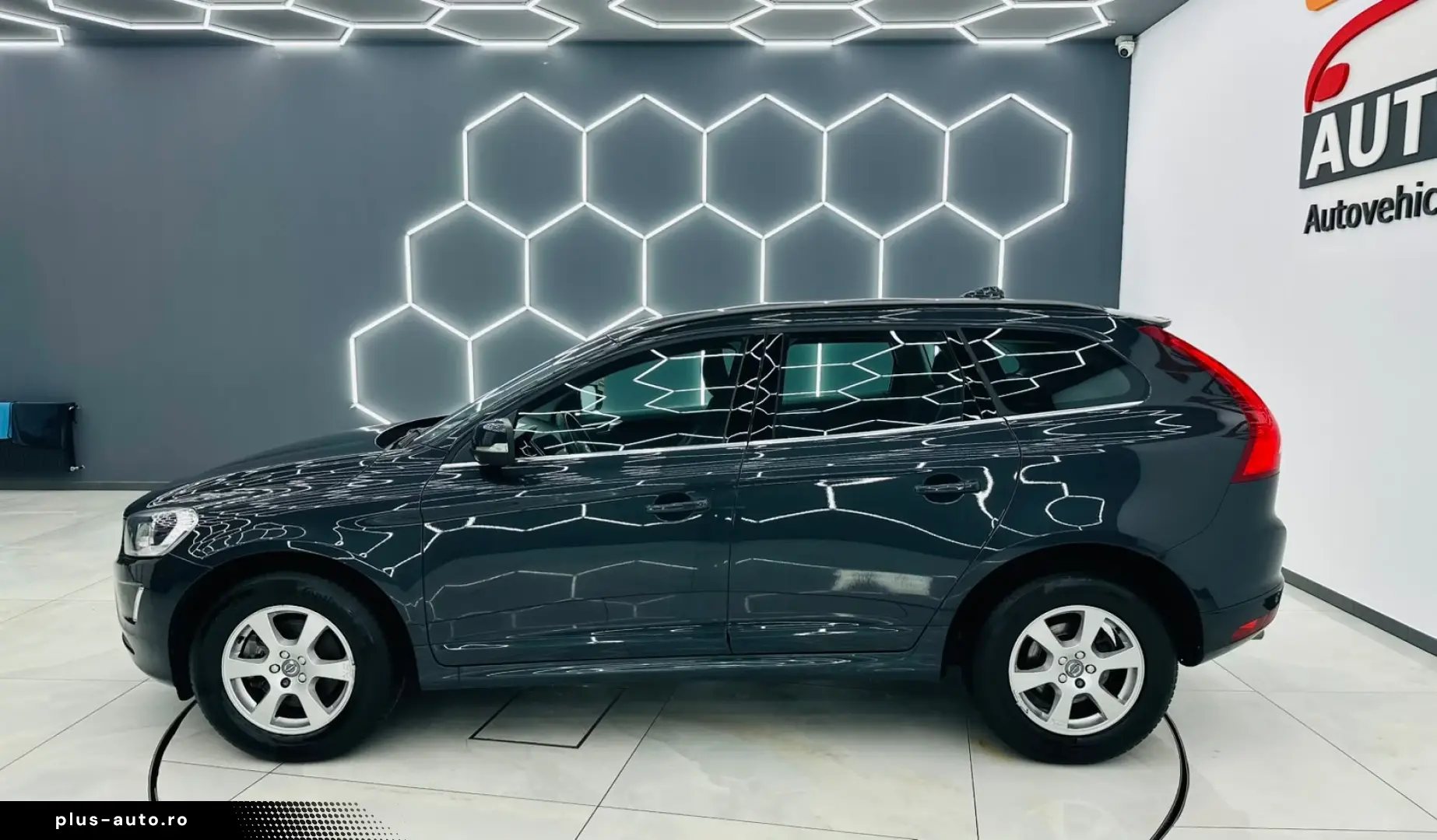 VOLVO XC60 2015 — imagine 36