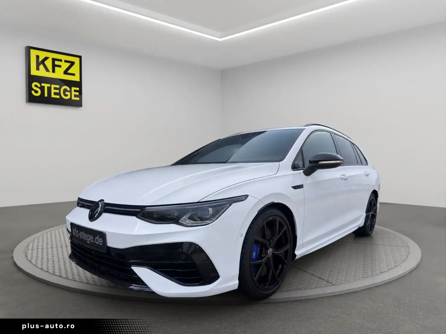 VW Golf VIII Variant R 4Motion  Perform. Pano 19