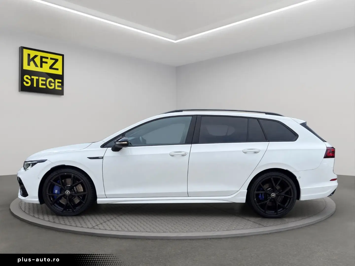 VW Golf VIII Variant R 4Motion  Perform. Pano 19