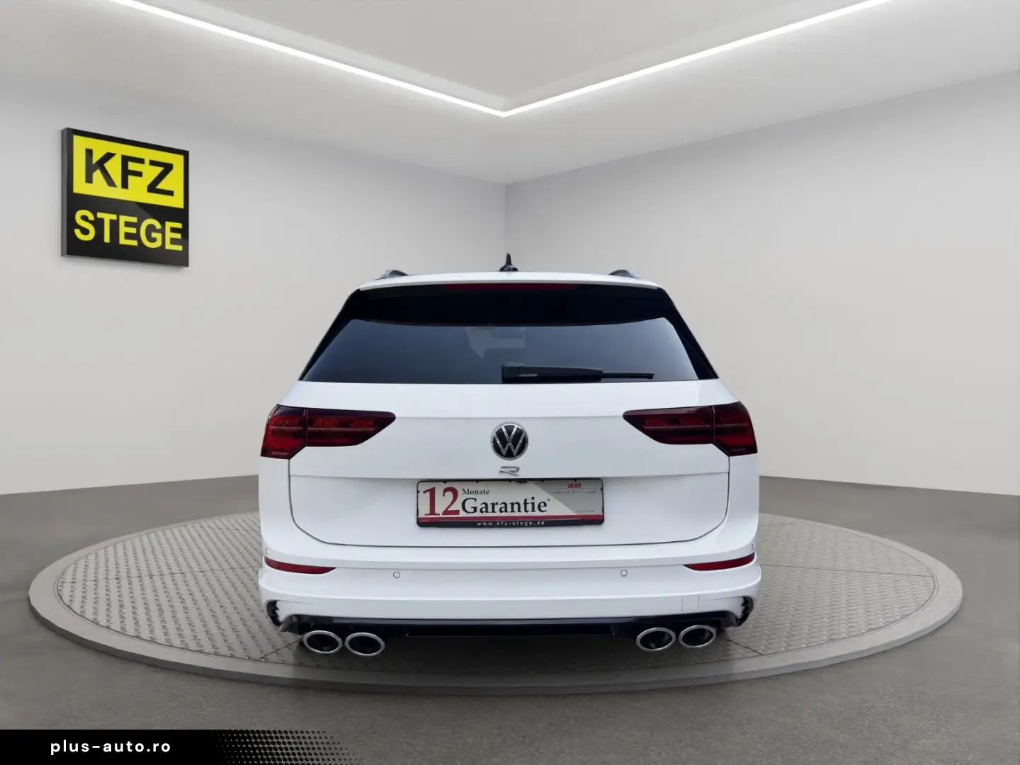 VW Golf VIII Variant R 4Motion  Perform. Pano 19