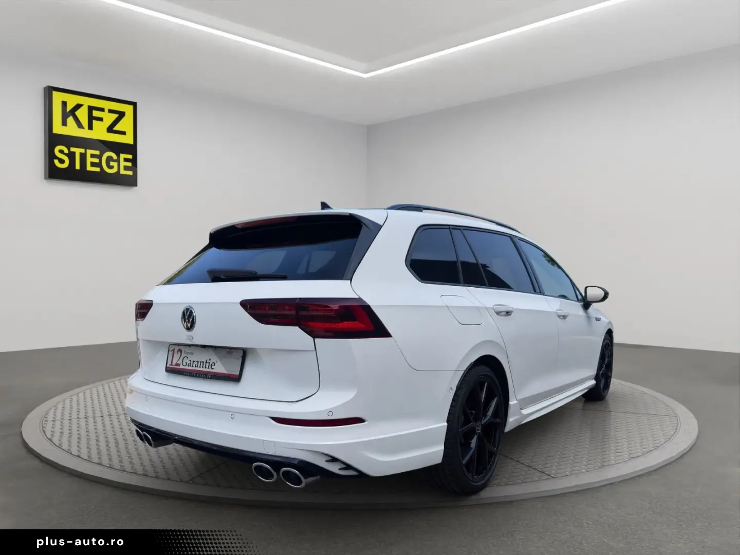 VW Golf VIII Variant R 4Motion  Perform. Pano 19