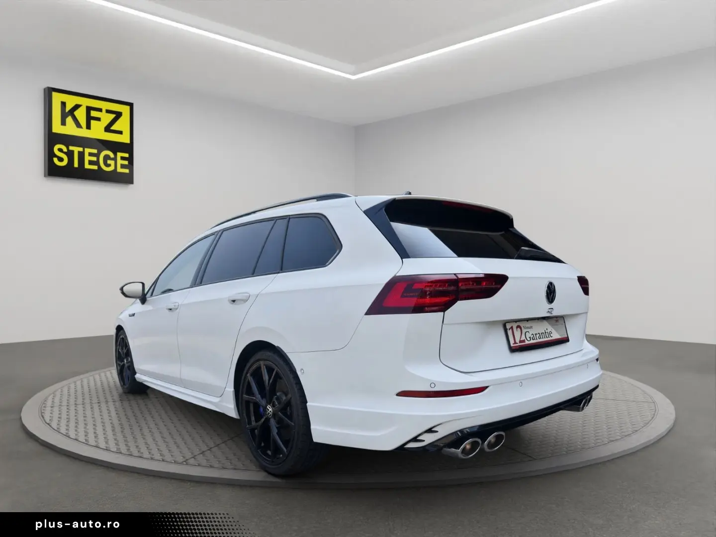 VW Golf VIII Variant R 4Motion  Perform. Pano 19