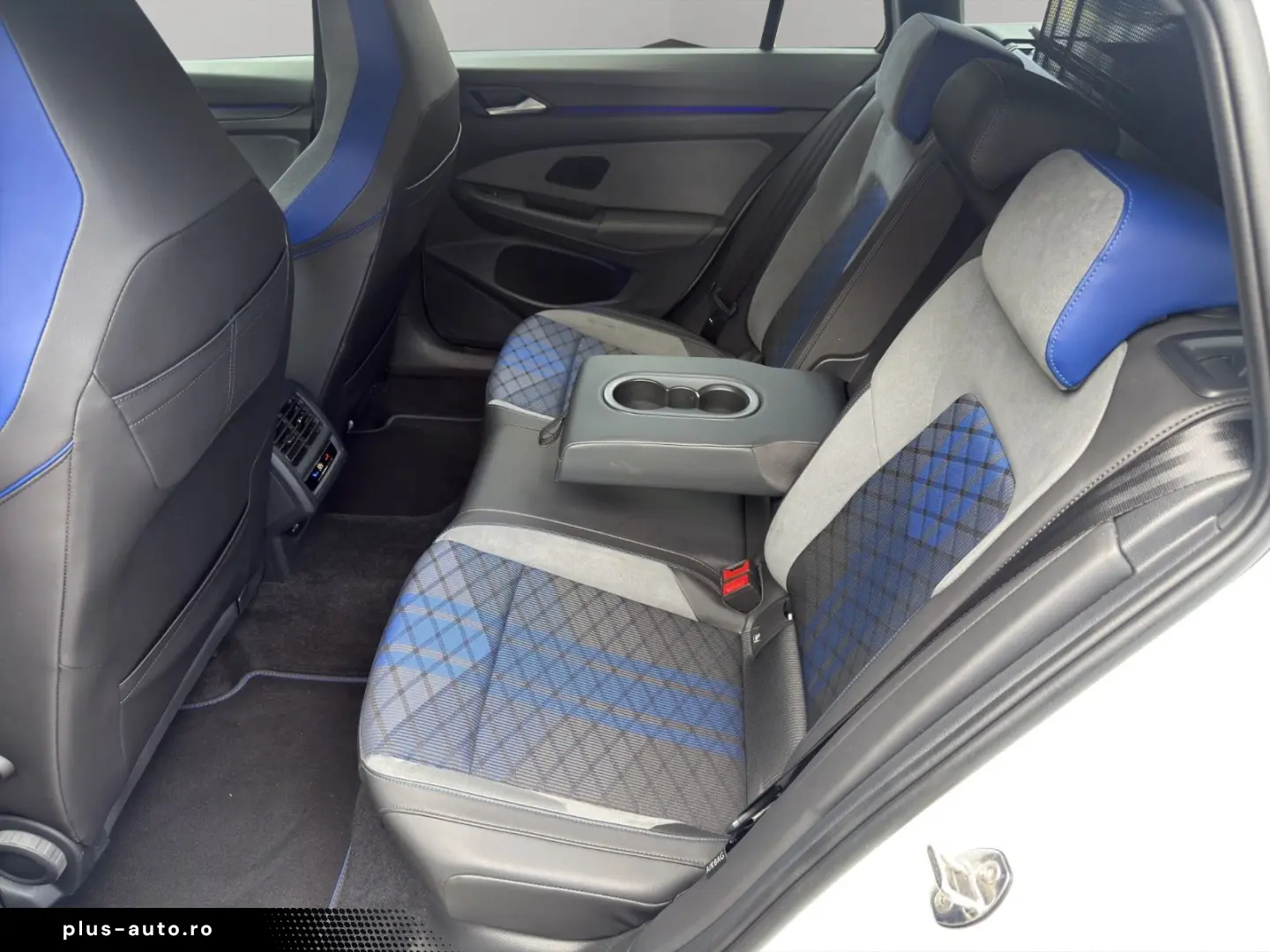 VW Golf VIII Variant R 4Motion  Perform. Pano 19