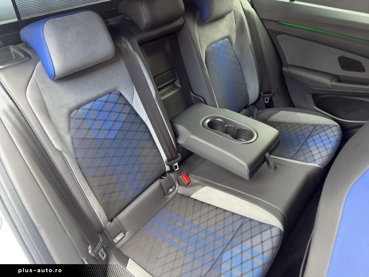 VW Golf VIII Variant R 4Motion  Perform. Pano 19