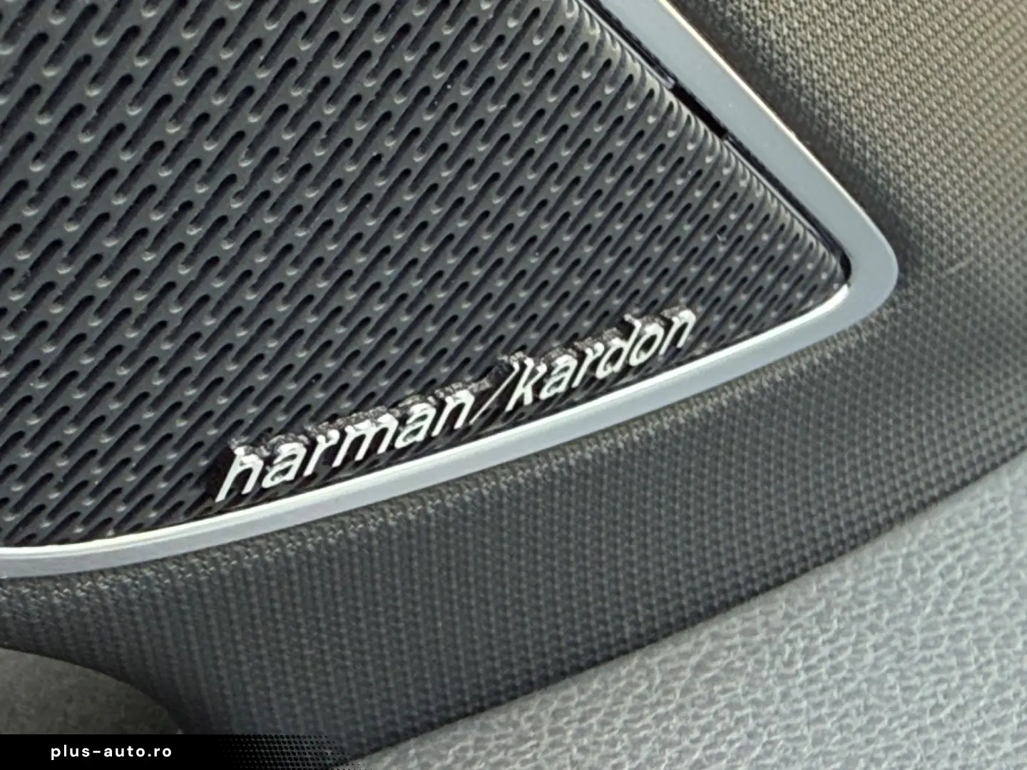 VW Golf VIII Variant R 4Motion  Perform. Pano 19