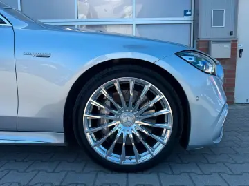 MERCEDES-BENZ S 63 AMG Mercedes-AMG S 63 E Performance L