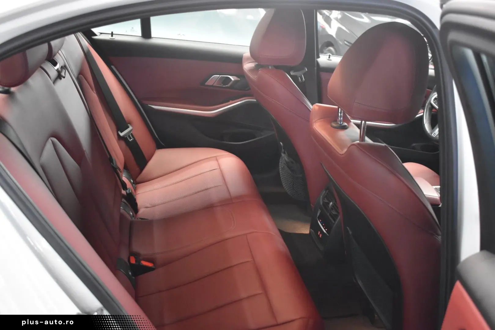 BMW Seria 3 2023 — imagine 15