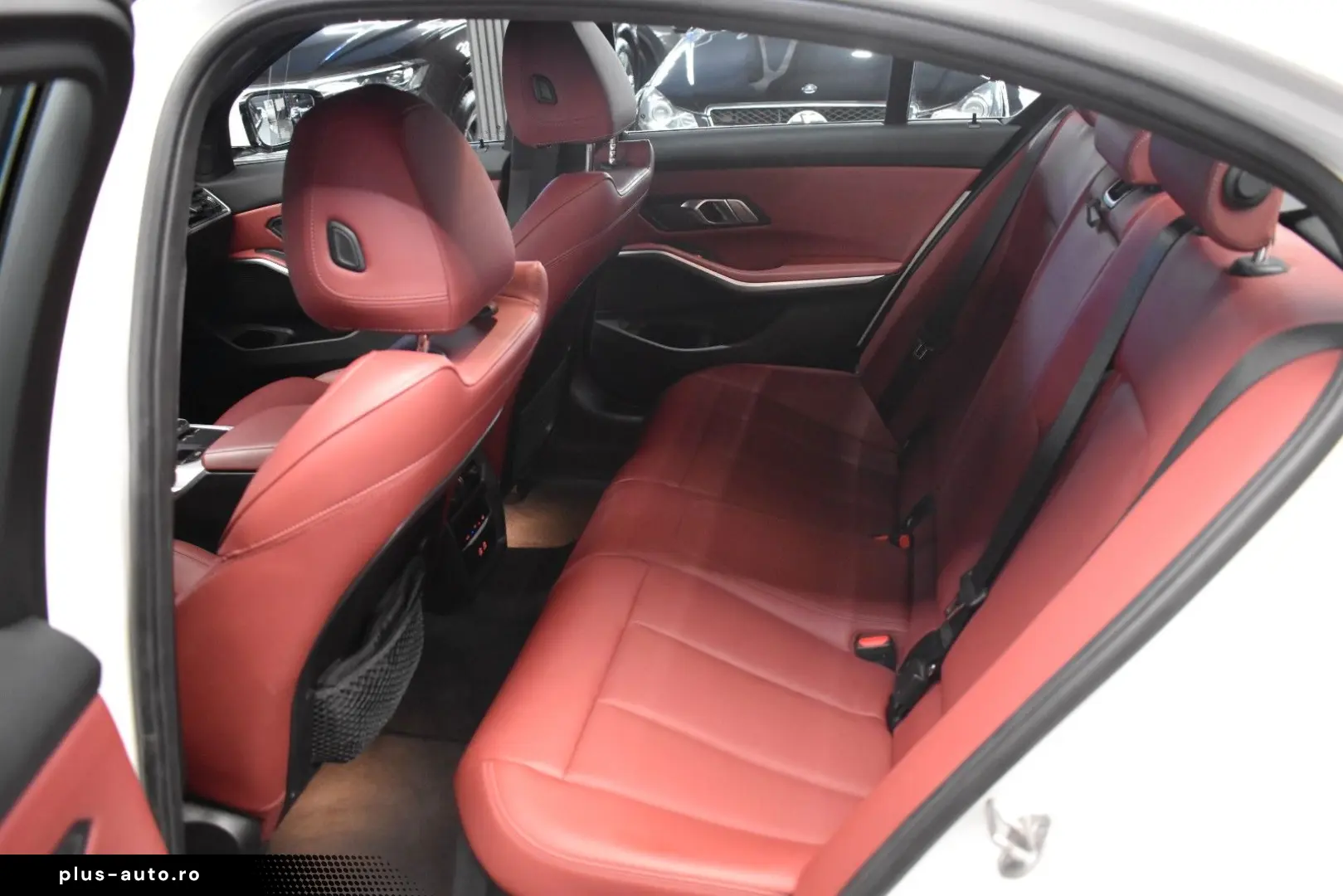 BMW Seria 3 2023 — imagine 18