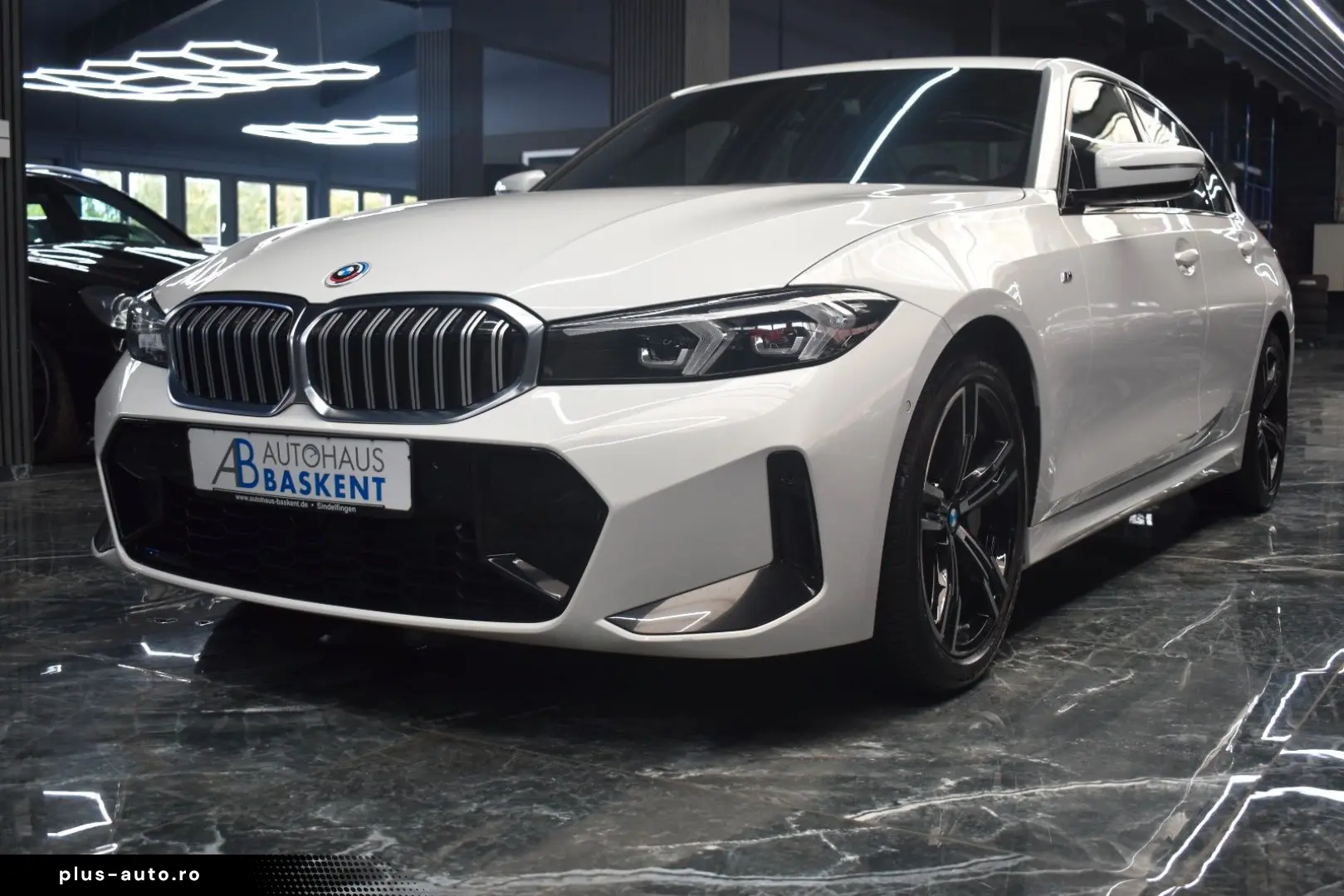 BMW Seria 3 2023 — imagine 11