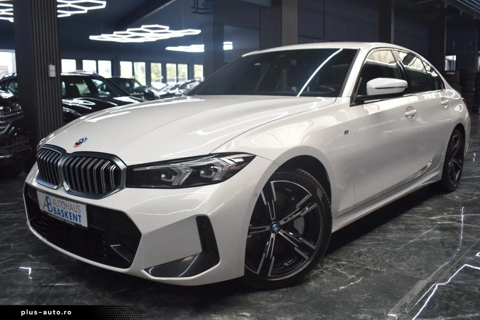 BMW Seria 3 2023 — imagine 1